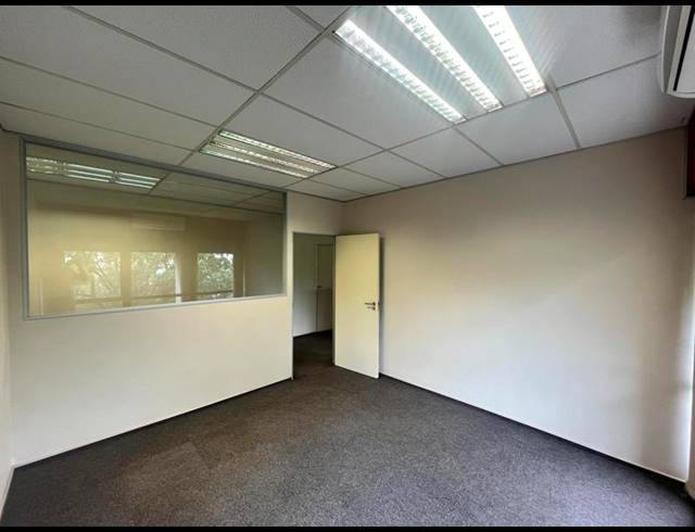 BUSINESS PROPERTY TO RENT IN BRACKENHURST